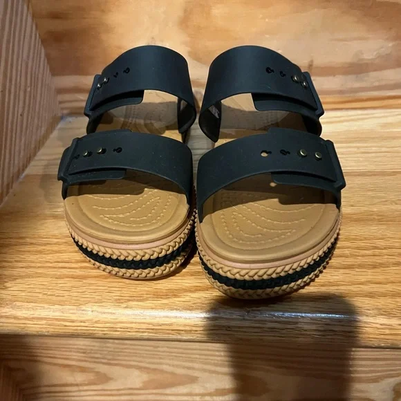NW/OB Crocs Black and Tan Platform Sandals - Picture 2 of 4
